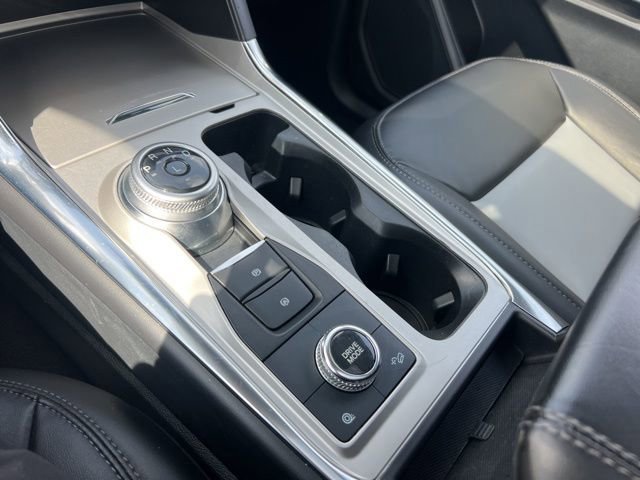 Certified 2022 Ford Explorer XLT w/ Equipment Group 202A image 17
