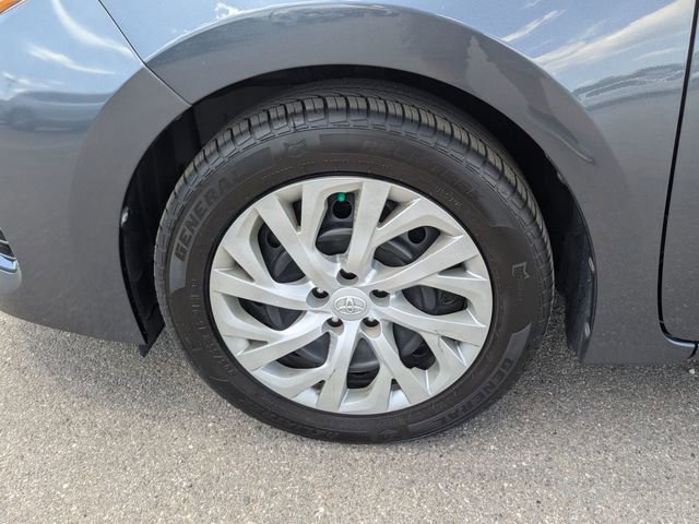 Used 2018 Toyota Corolla LE FWD image 26