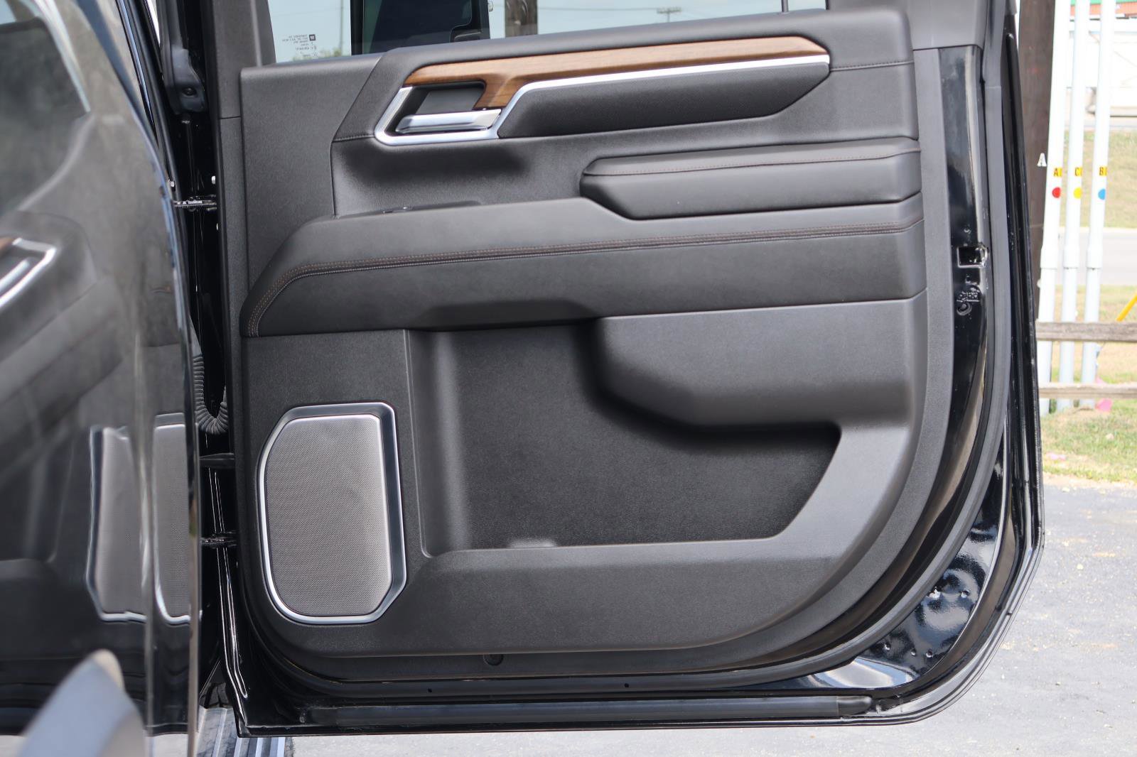 Used 2024 Chevrolet Silverado 2500 High Country w/ High Country Premium Package image 34