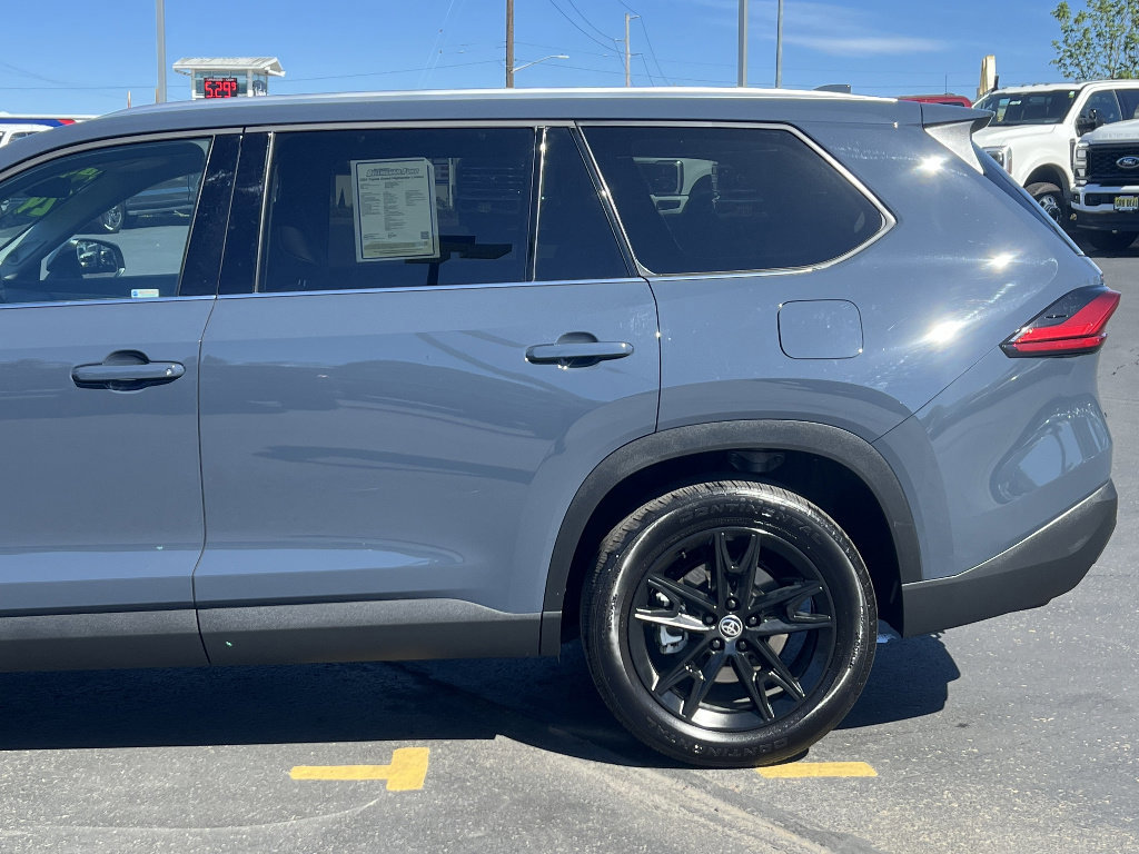 Used 2024 Toyota Grand Highlander AWD image 12