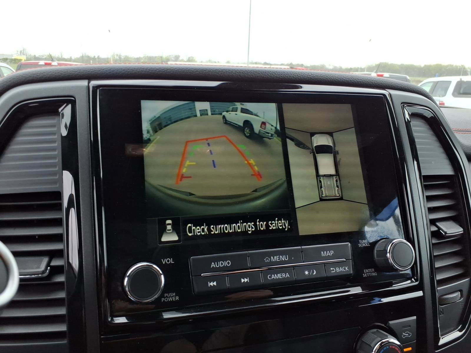 Used 2021 Nissan Titan PRO-4X w/ Pro-4x Convenience Package image 22