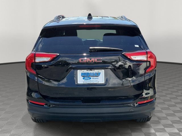 Used 2023 GMC Terrain SLE w/ Driver Convenience Package FWD image 5