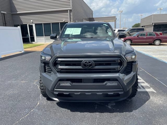 Used 2025 Toyota Tacoma SR5 AWD/4WD image 12