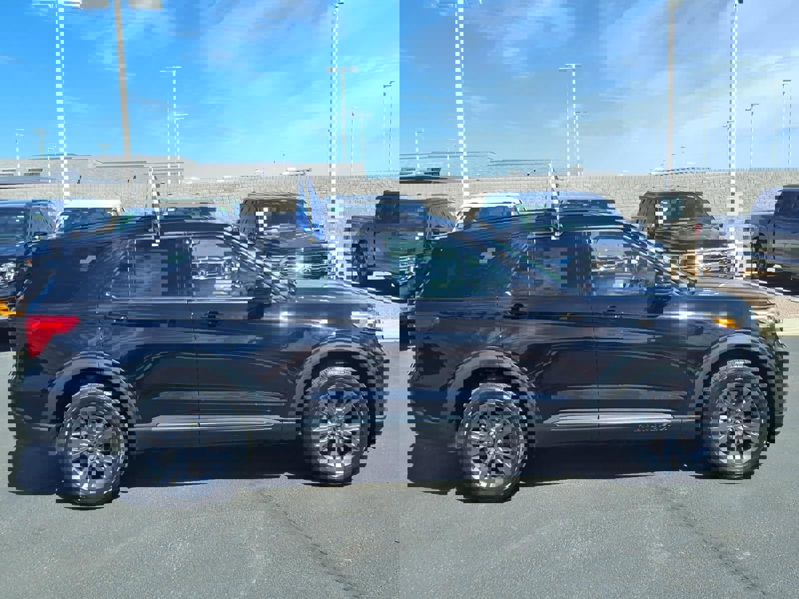 Certified 2022 Ford Explorer XLT w/ Equipment Group 202A image 6