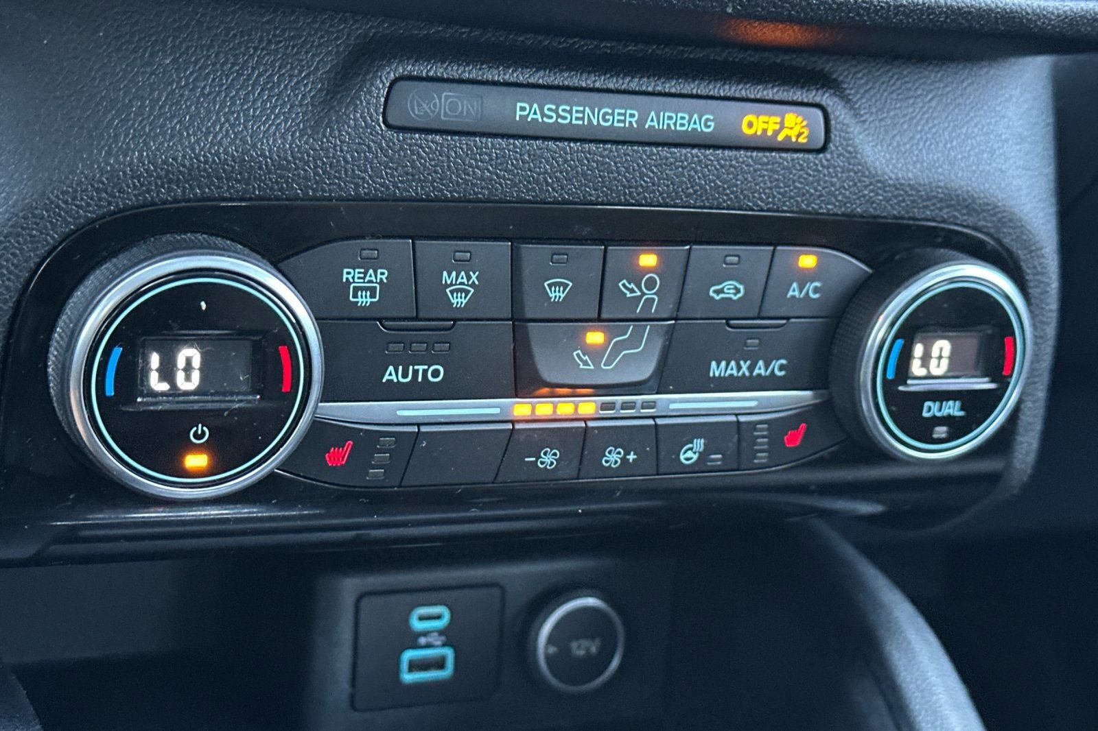 Certified 2021 Ford Escape SE w/ SE Sport Appearance Package FWD image 20