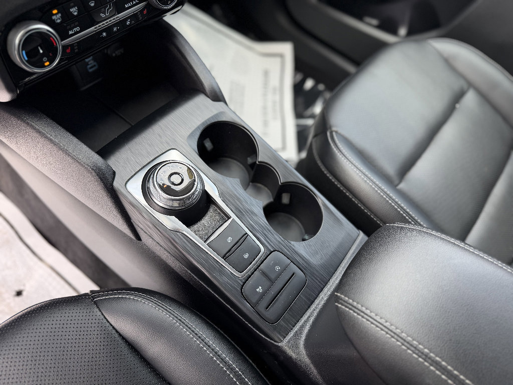 Certified 2022 Ford Escape SEL image 16