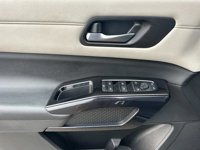 Used 2022 Nissan Pathfinder SV w/ Cargo Package image 10