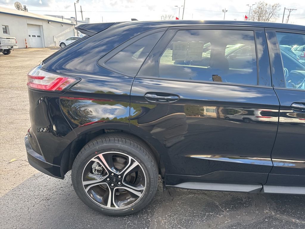 Certified 2022 Ford Edge ST image 18