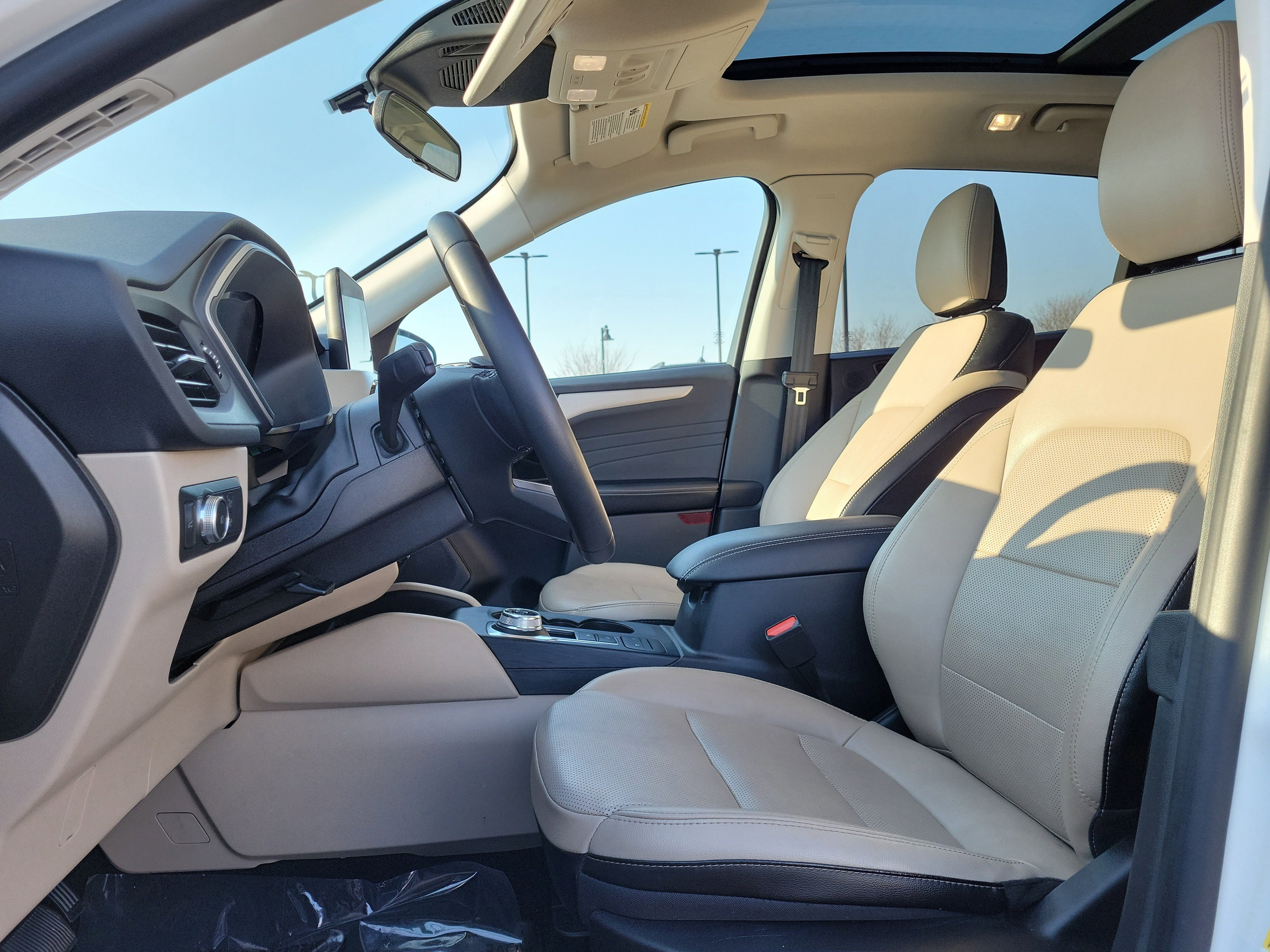 Certified 2022 Ford Escape SEL w/ Technology Package image 18