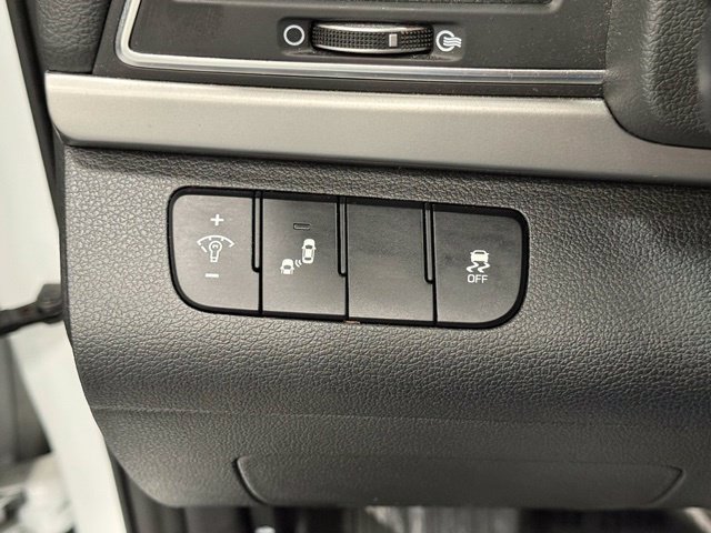 Used 2018 Hyundai Elantra SEL FWD image 16