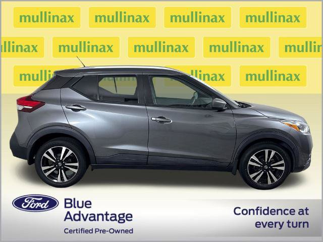 Used 2018 Nissan Kicks SV FWD image 2