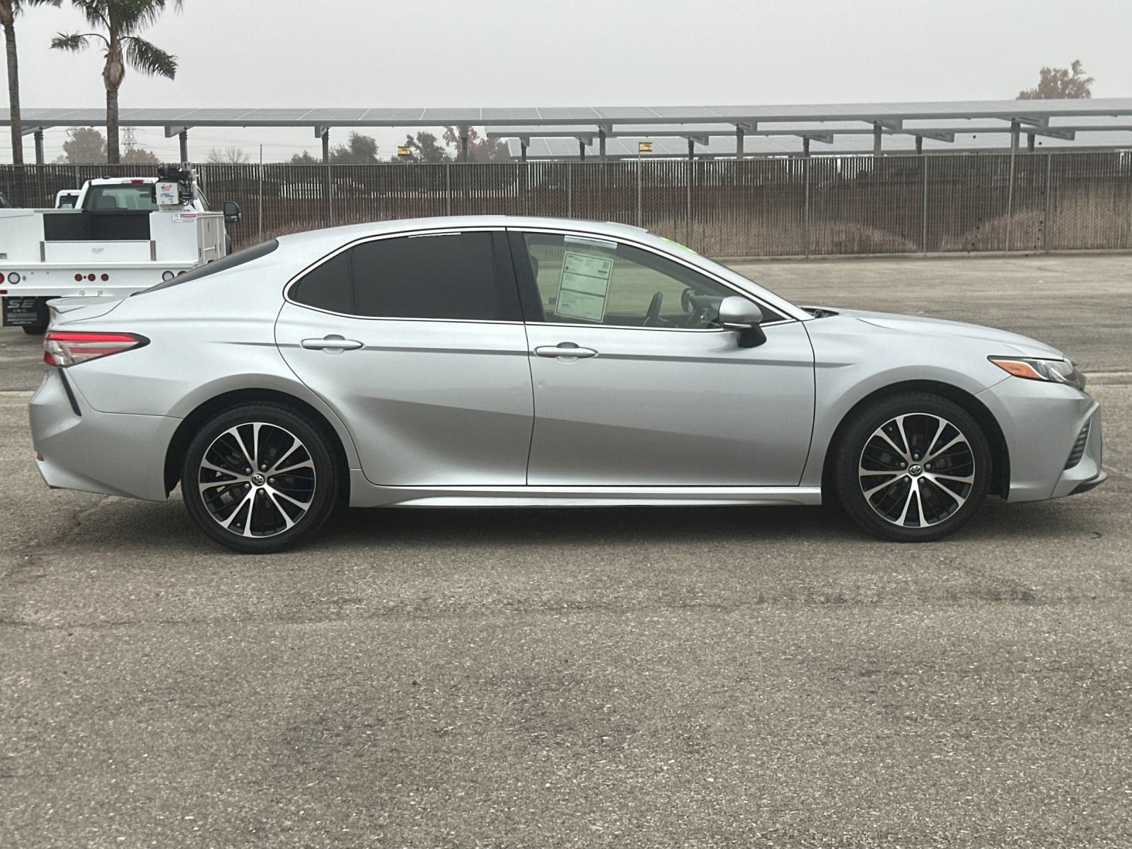 Used 2018 Toyota Camry image 3