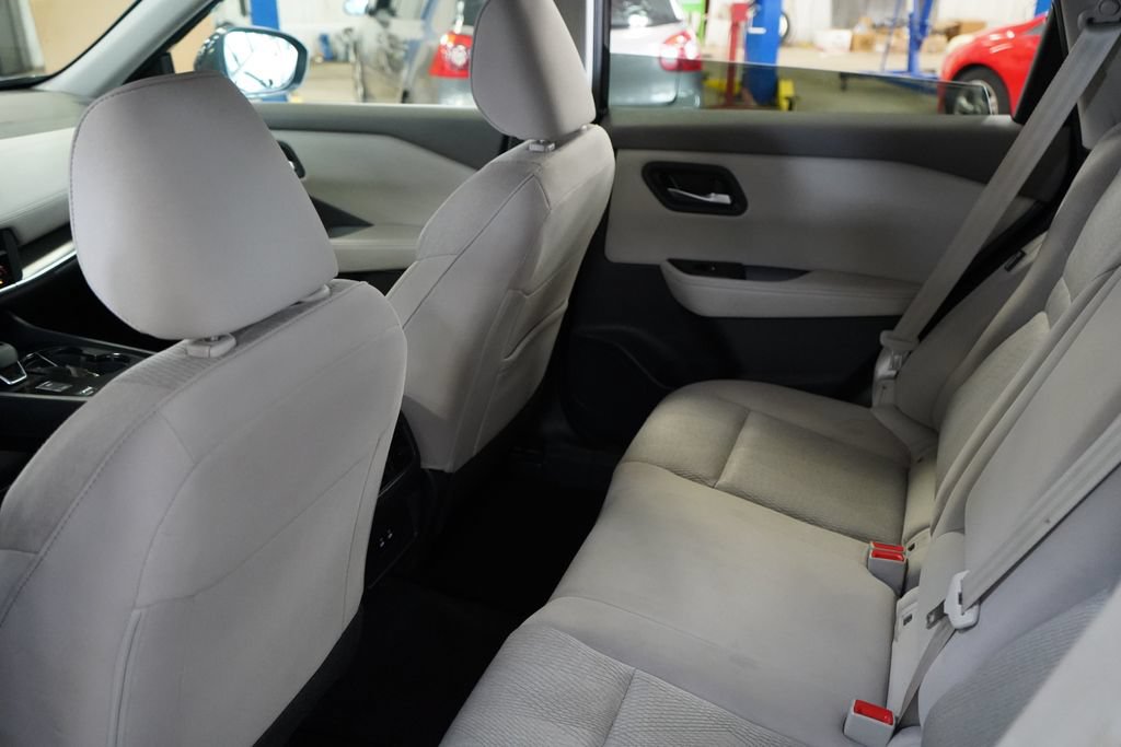 Used 2025 Nissan Rogue SV FWD image 27
