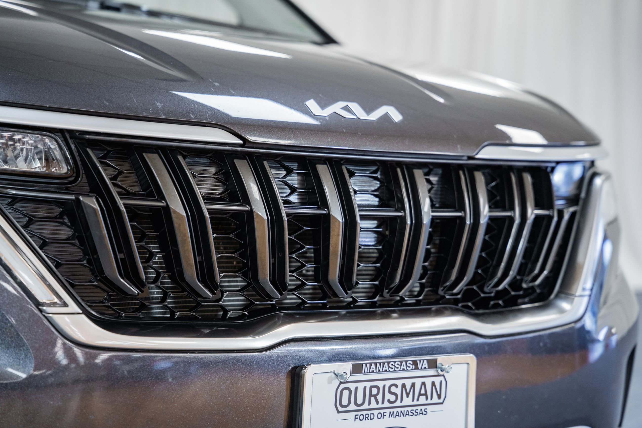 Used 2024 Kia Carnival LX image 7