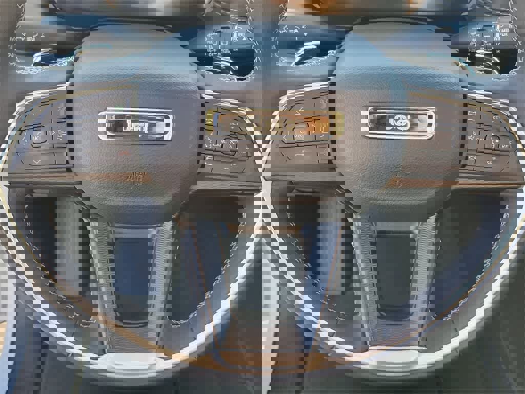 Used 2024 Jeep Grand Cherokee L Altitude image 17