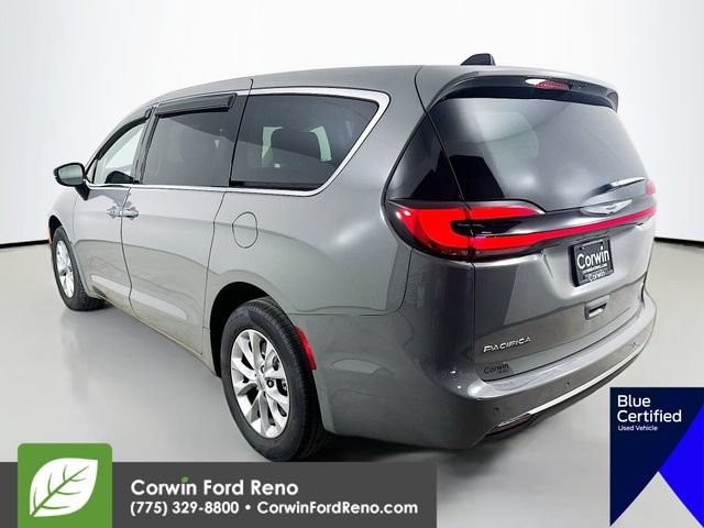 Used 2024 Chrysler Pacifica Touring-L AWD/4WD image 5