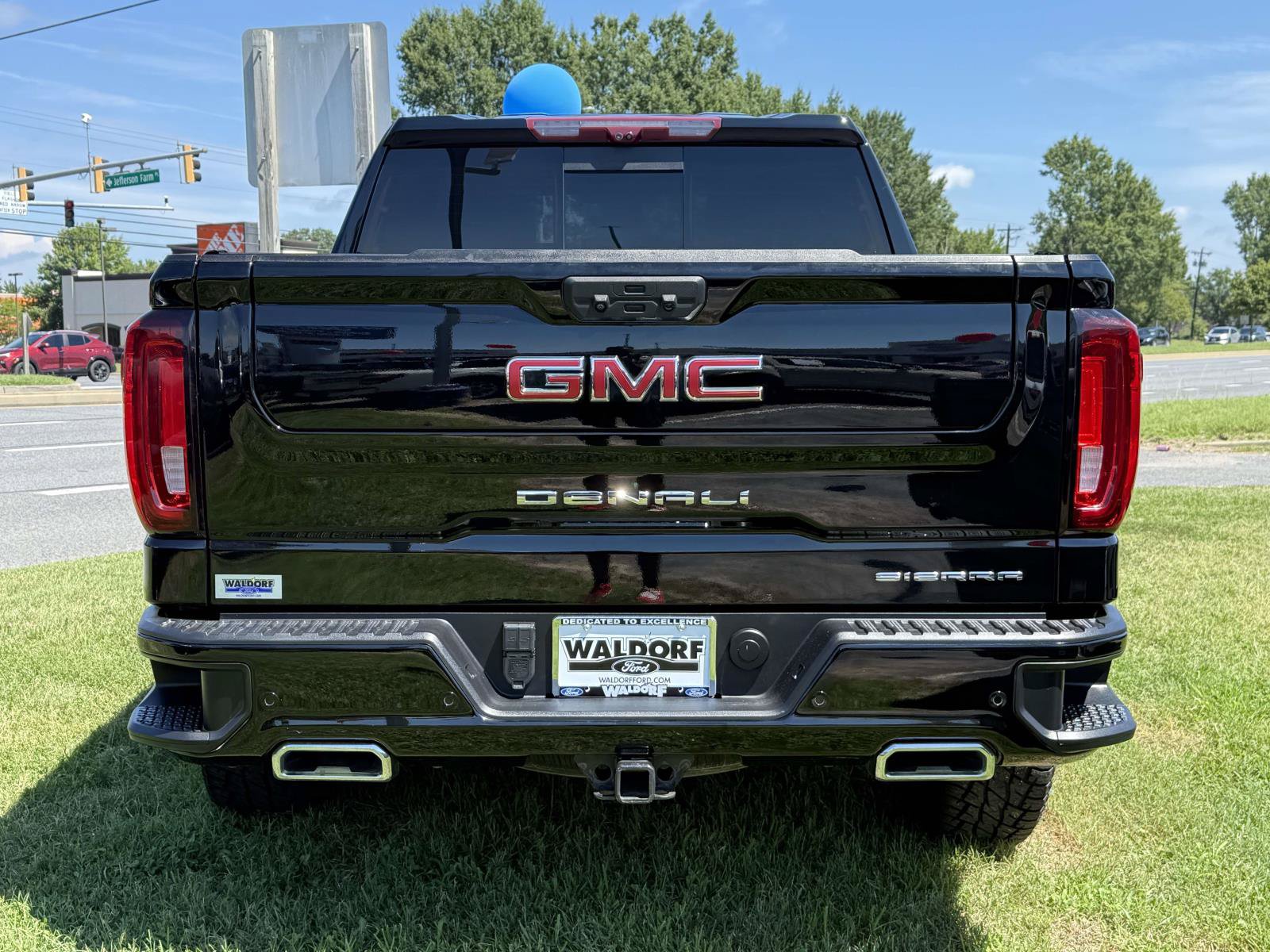 Used 2023 GMC Sierra 1500 Denali w/ Denali Reserve Package AWD/4WD image 3