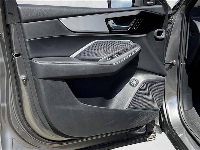 Used 2025 Acura MDX SH-AWD image 17