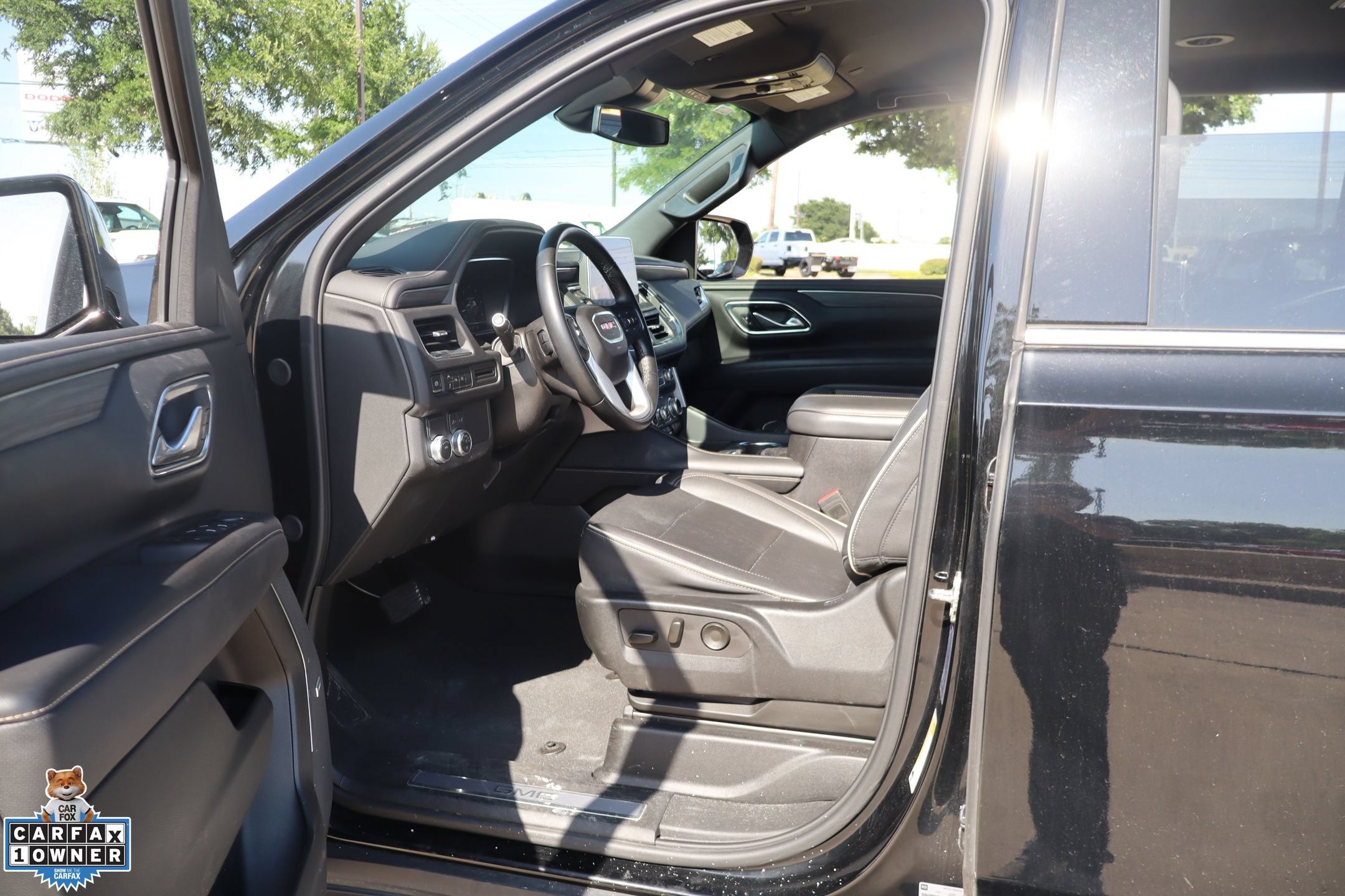 Used 2024 GMC Yukon SLT RWD image 23