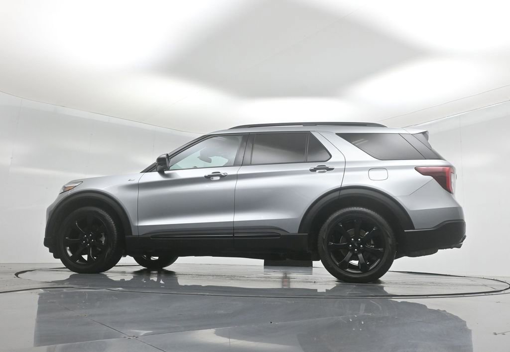 Certified 2023 Ford Explorer ST-Line w/ Class IV Trailer Tow Package image 24