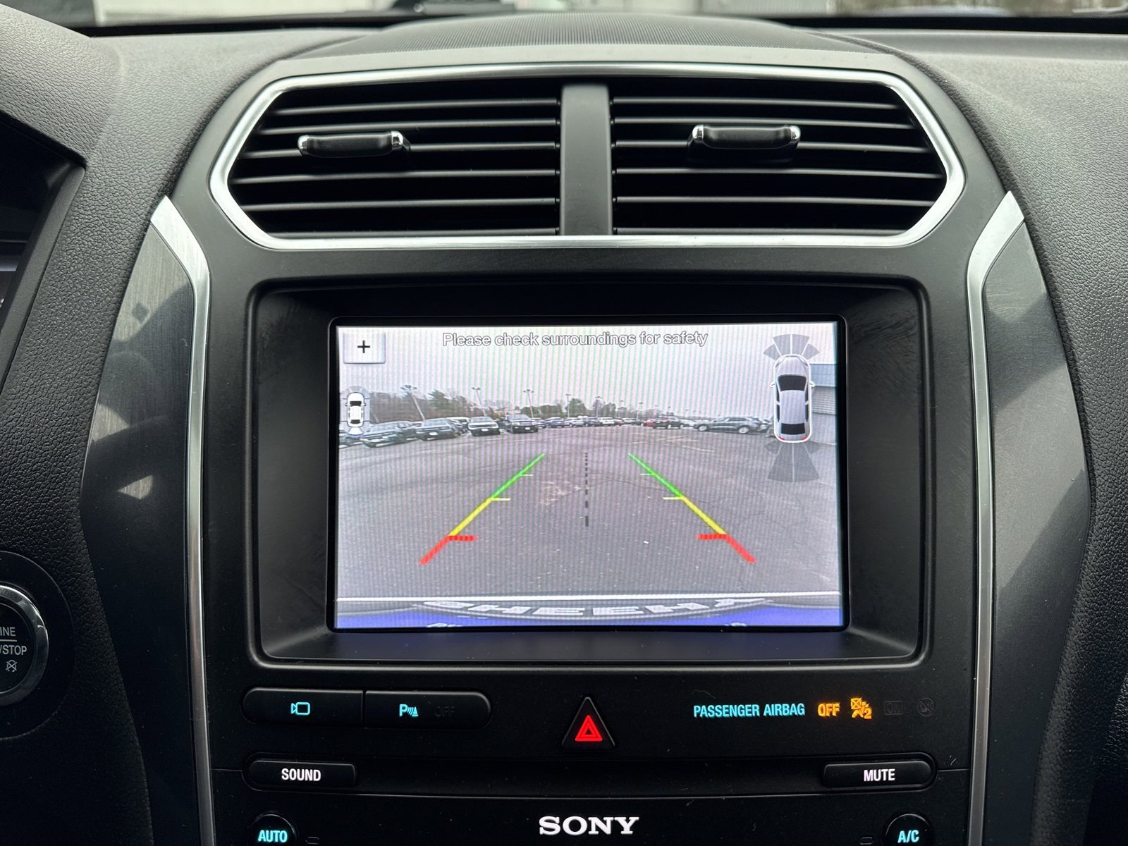 Certified 2019 Ford Explorer Limited w/ Ford Safe & Smart Package image 37