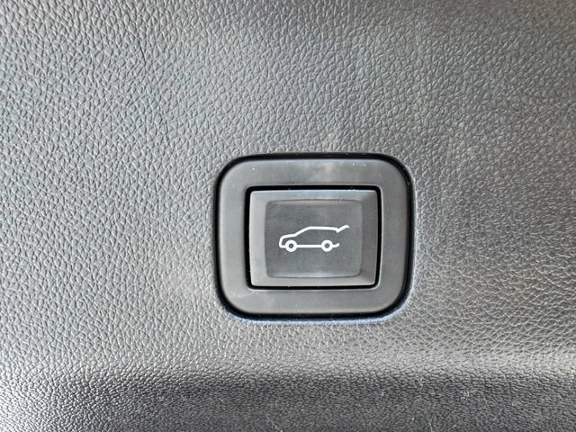 Used 2024 GMC Yukon XL Denali AWD/4WD image 10