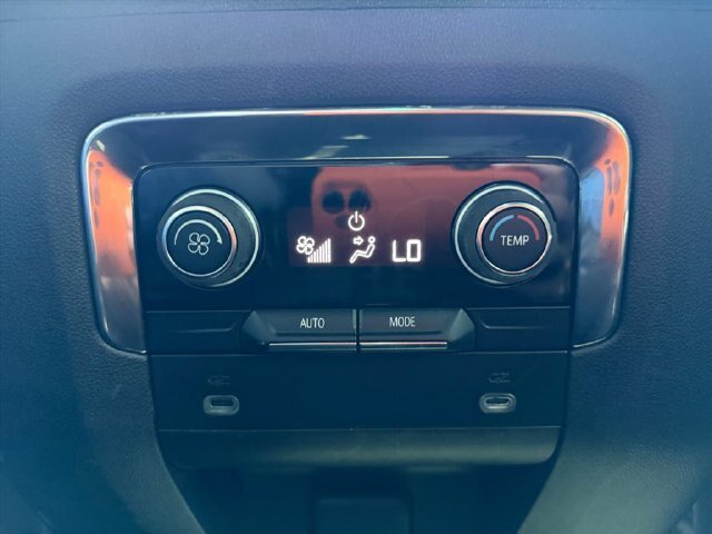 Used 2023 Chevrolet Suburban Z71 AWD/4WD image 15