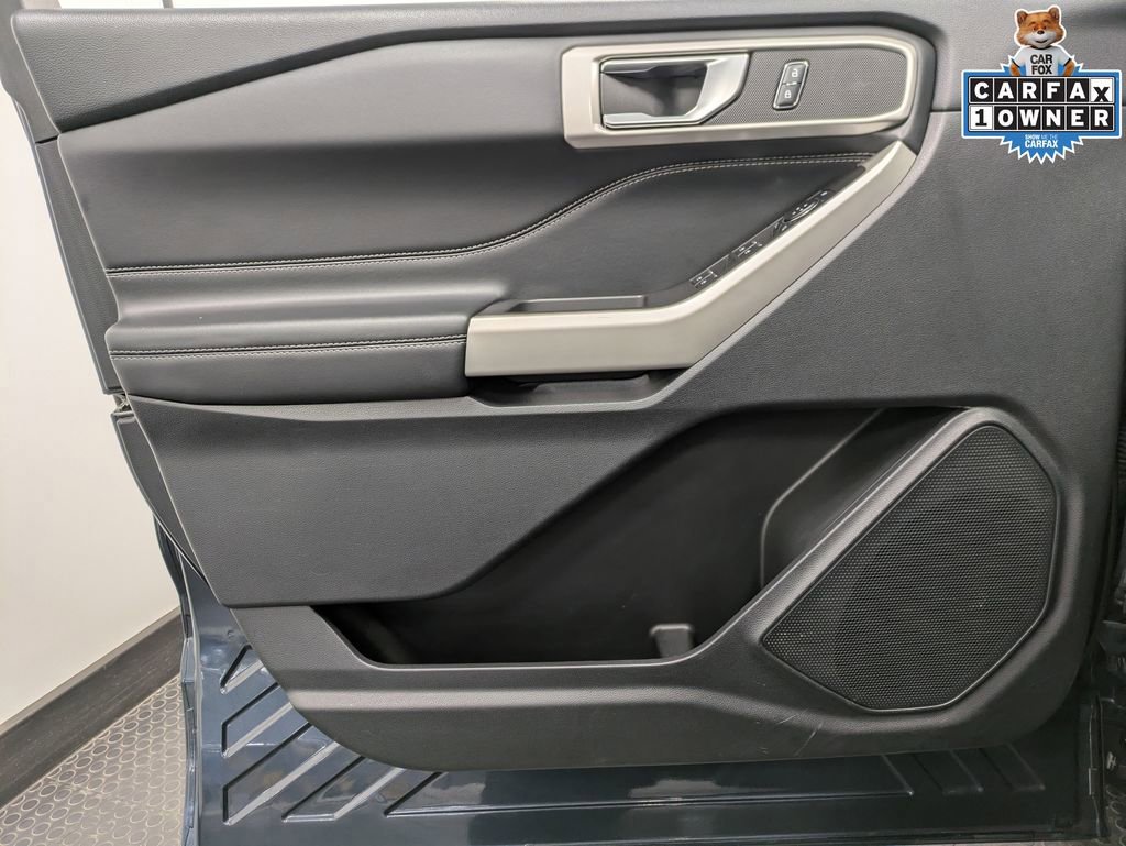 Certified 2023 Ford Explorer XLT w/ Equipment Group 202A AWD/4WD image 9