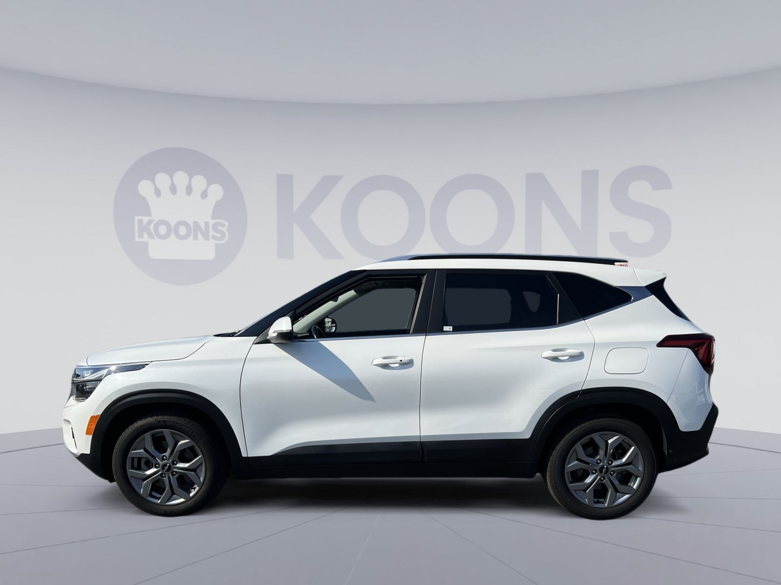 Used 2024 Kia Seltos S AWD/4WD image 2