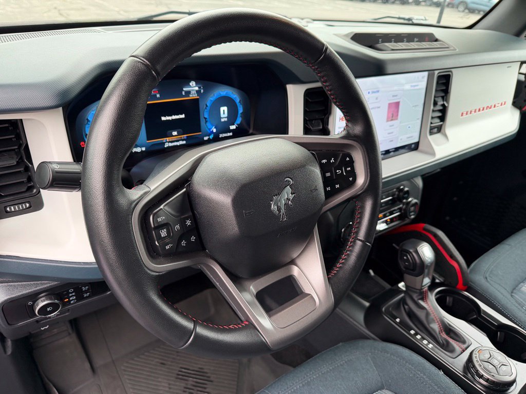 Certified 2025 Ford Bronco Heritage Edition AWD/4WD image 27