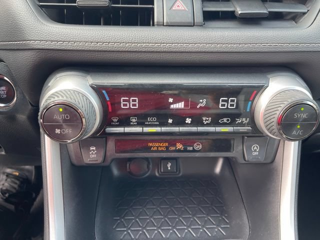 Used 2022 Toyota RAV4 XLE AWD/4WD image 29