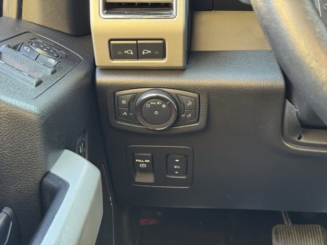 Certified 2019 Ford F150 Lariat w/ Equipment Group 502A Luxury image 38