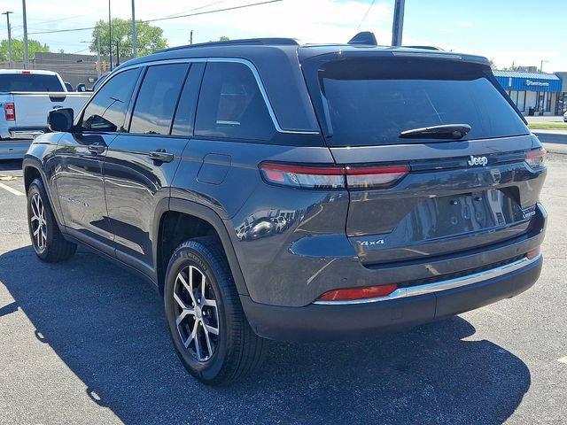 Used 2025 Jeep Grand Cherokee Limited AWD/4WD image 4