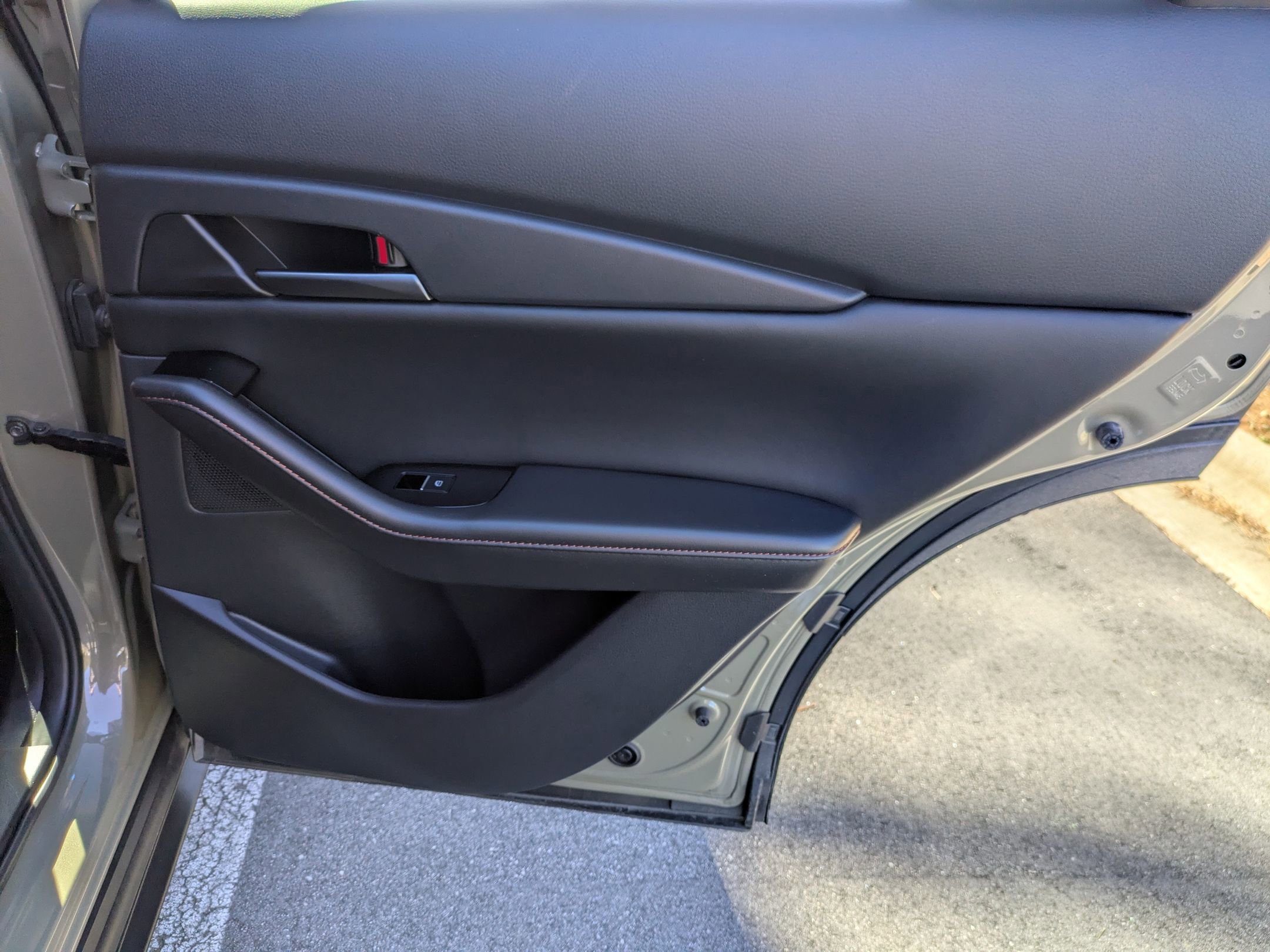 Used 2025 MAZDA CX-30 Carbon image 33