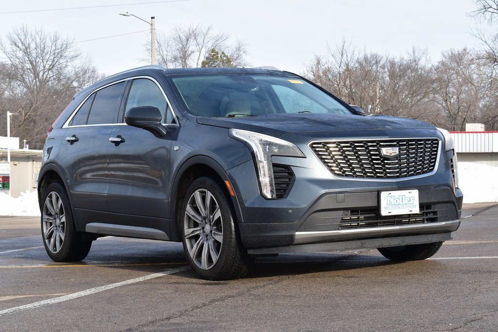 Used 2019 Cadillac XT4 Premium Luxury image 3