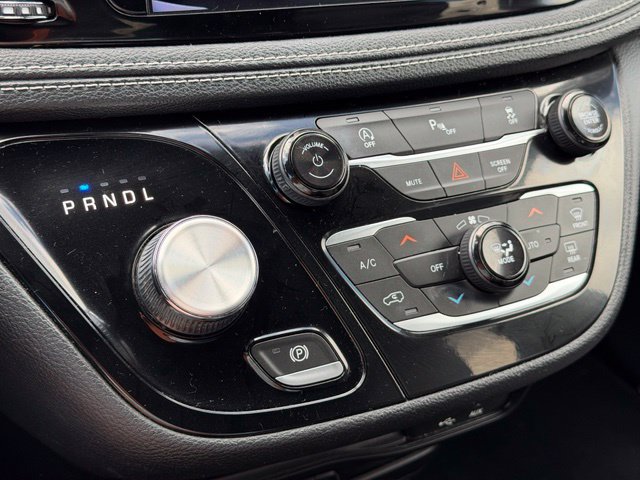 Used 2020 Chrysler Pacifica Limited w/ S Appearance Package FWD image 19