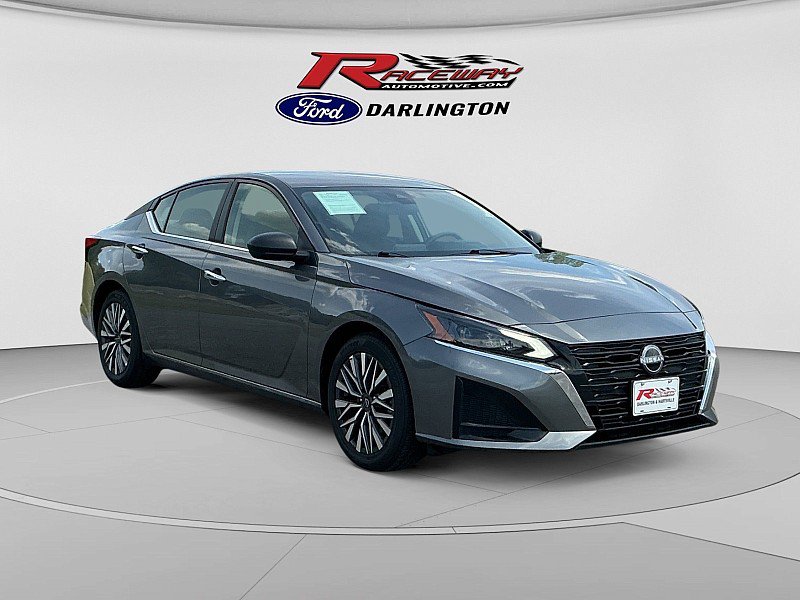 Used 2025 Nissan Altima 2.5 SV FWD image 7