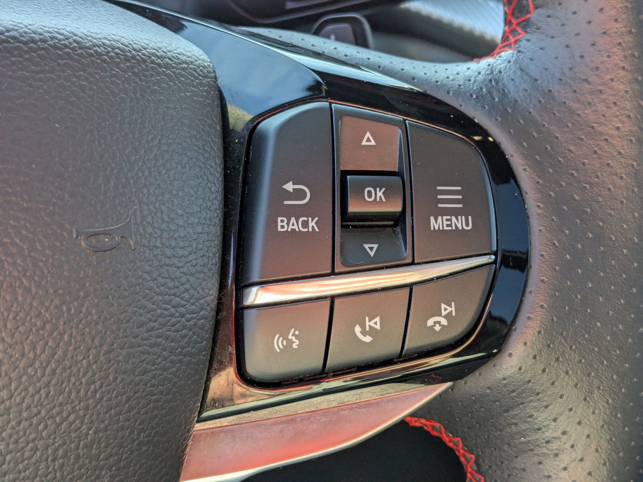 Certified 2025 Ford Explorer ST image 21