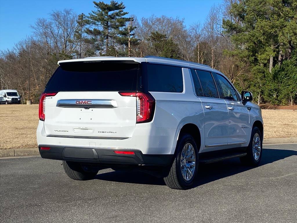 Used 2024 GMC Yukon XL Denali w/ Advanced Technology Package image 3