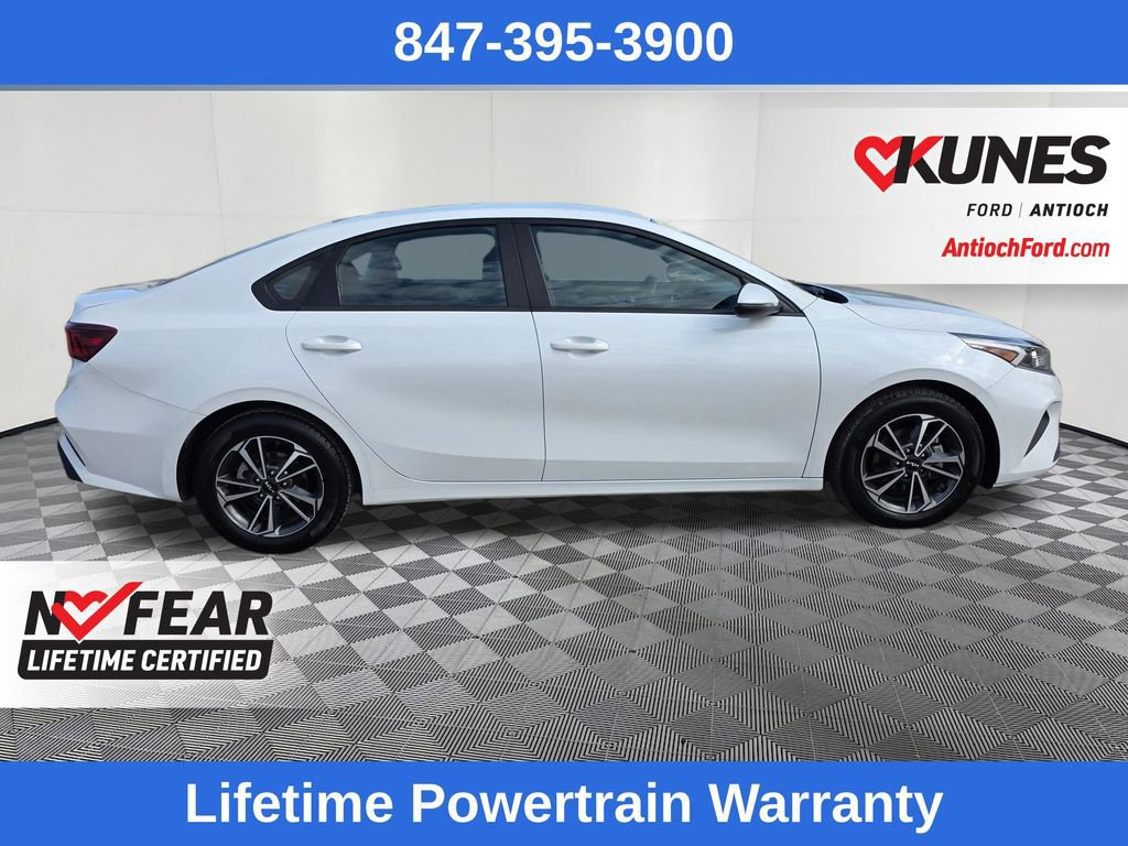 Used 2023 Kia Forte LXS w/ LXS Technology Package FWD image 6