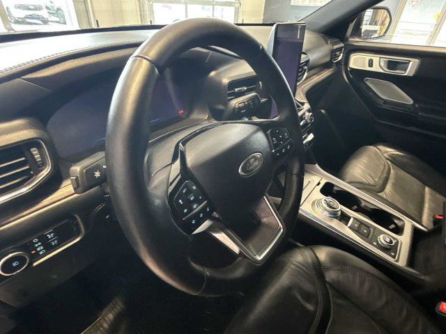 Certified 2023 Ford Explorer Platinum w/ Technology Package image 9