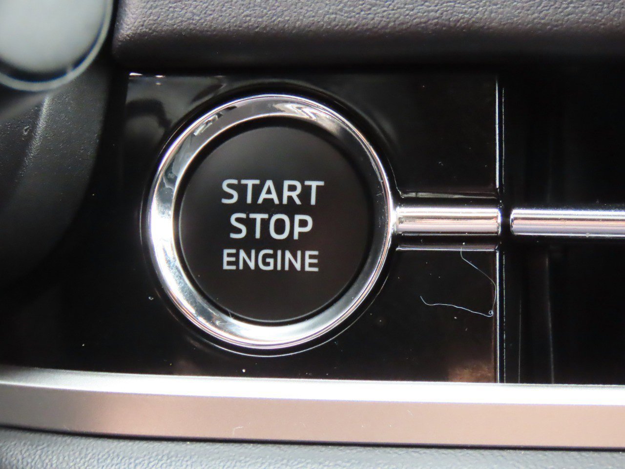 Used 2024 Mitsubishi Outlander ES image 29