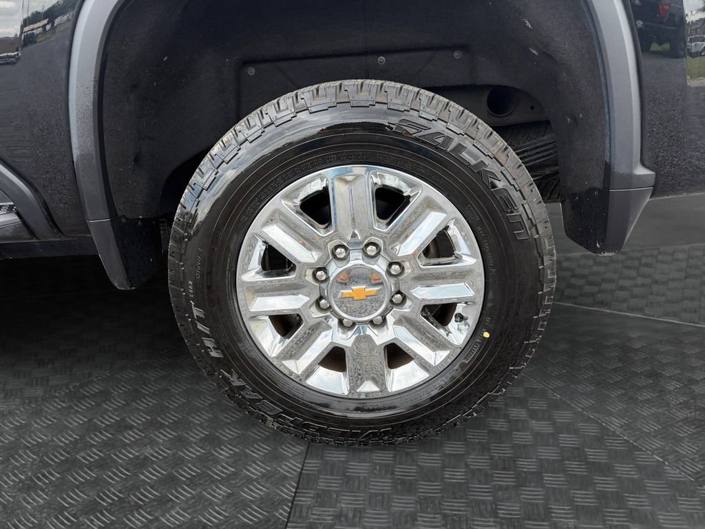 Used 2024 Chevrolet Silverado 2500 High Country w/ Technology Package AWD/4WD image 19