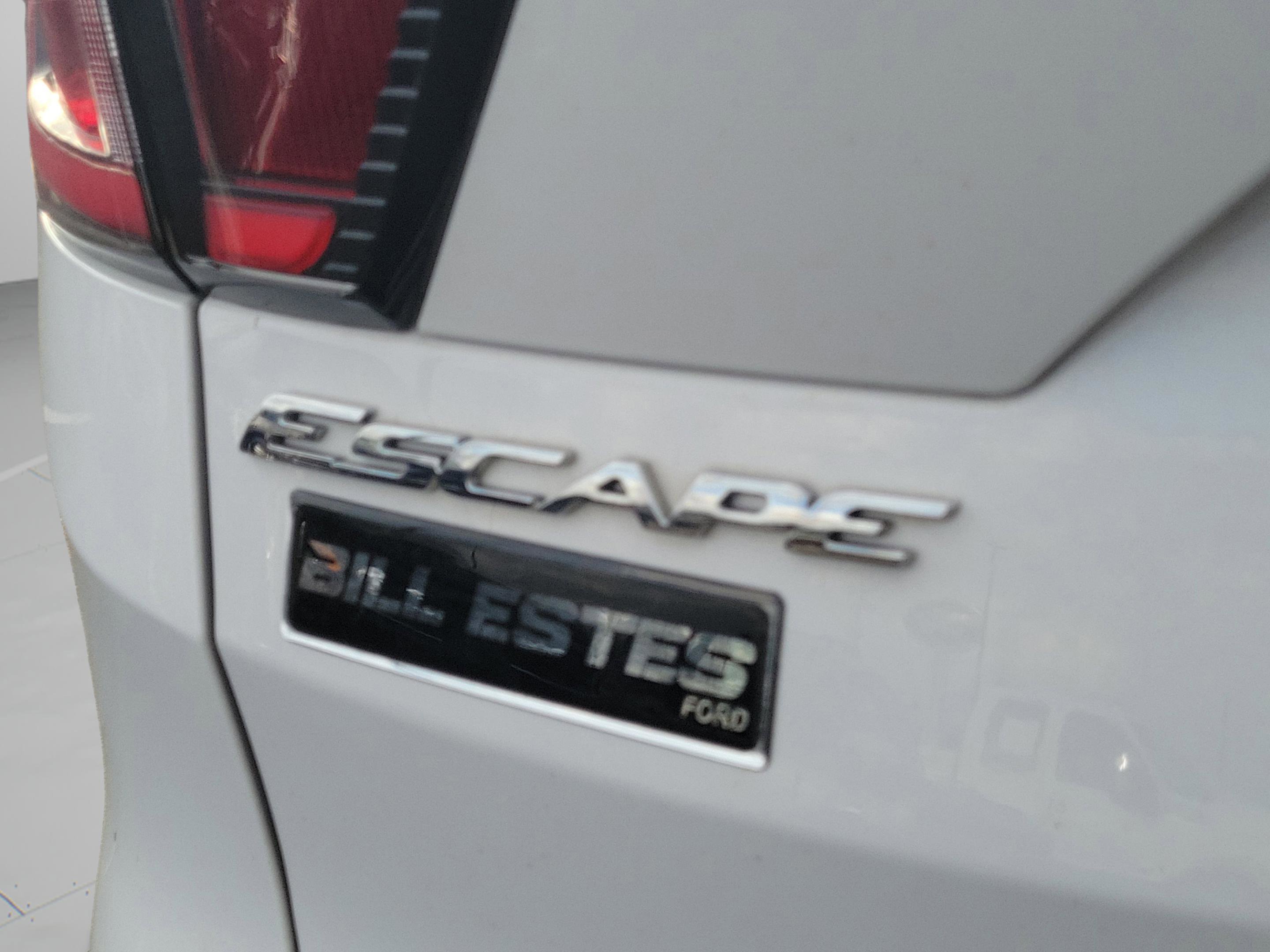 Certified 2018 Ford Escape SE w/ SE Sync 3 Package AWD/4WD image 31