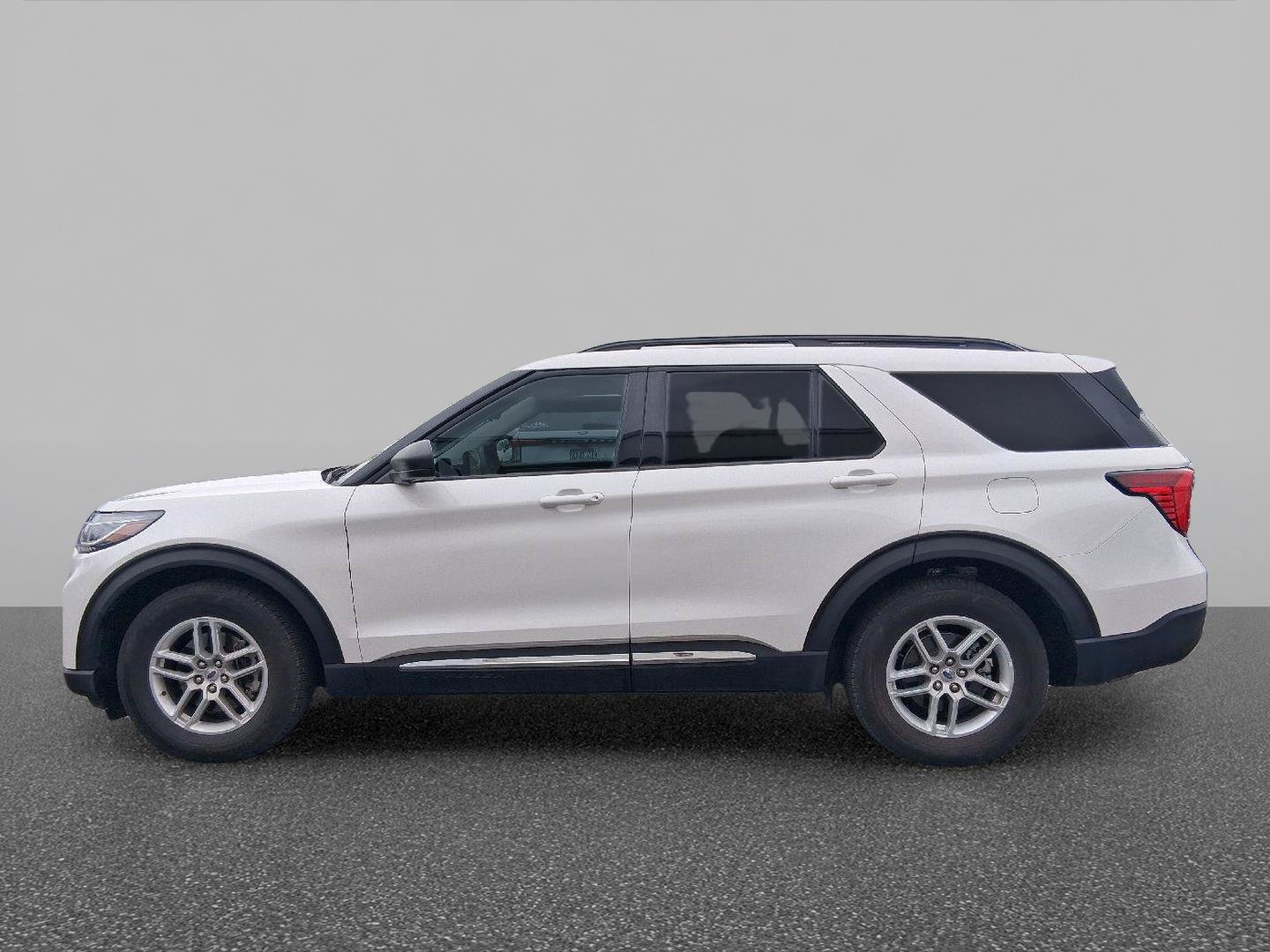 Certified 2025 Ford Explorer Active w/ Active Comfort Package RWD image 8
