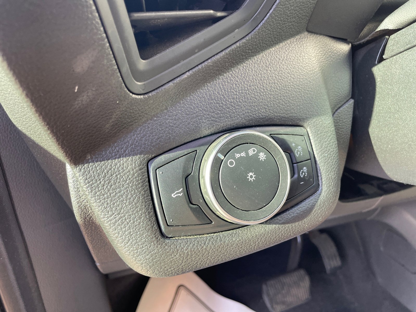 Certified 2019 Ford Escape S image 26