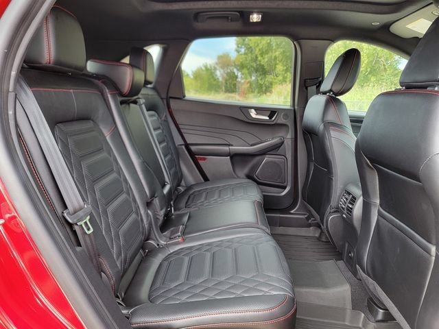 Certified 2023 Ford Escape ST-Line Elite w/ Premium Technology Package AWD/4WD image 23
