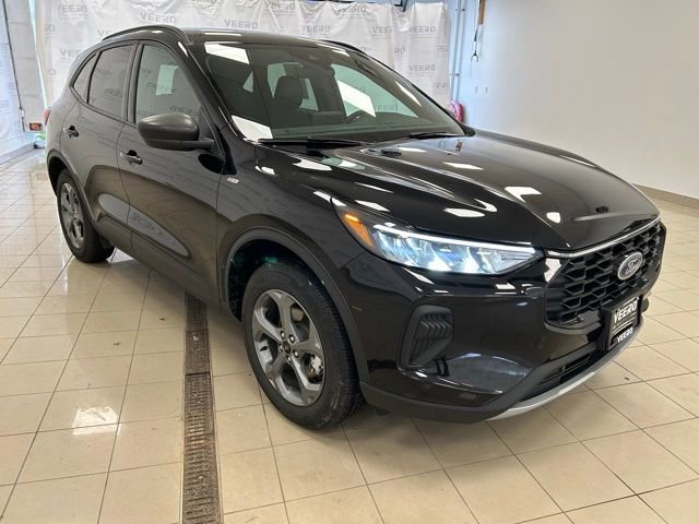 Certified 2025 Ford Escape ST-Line image 9