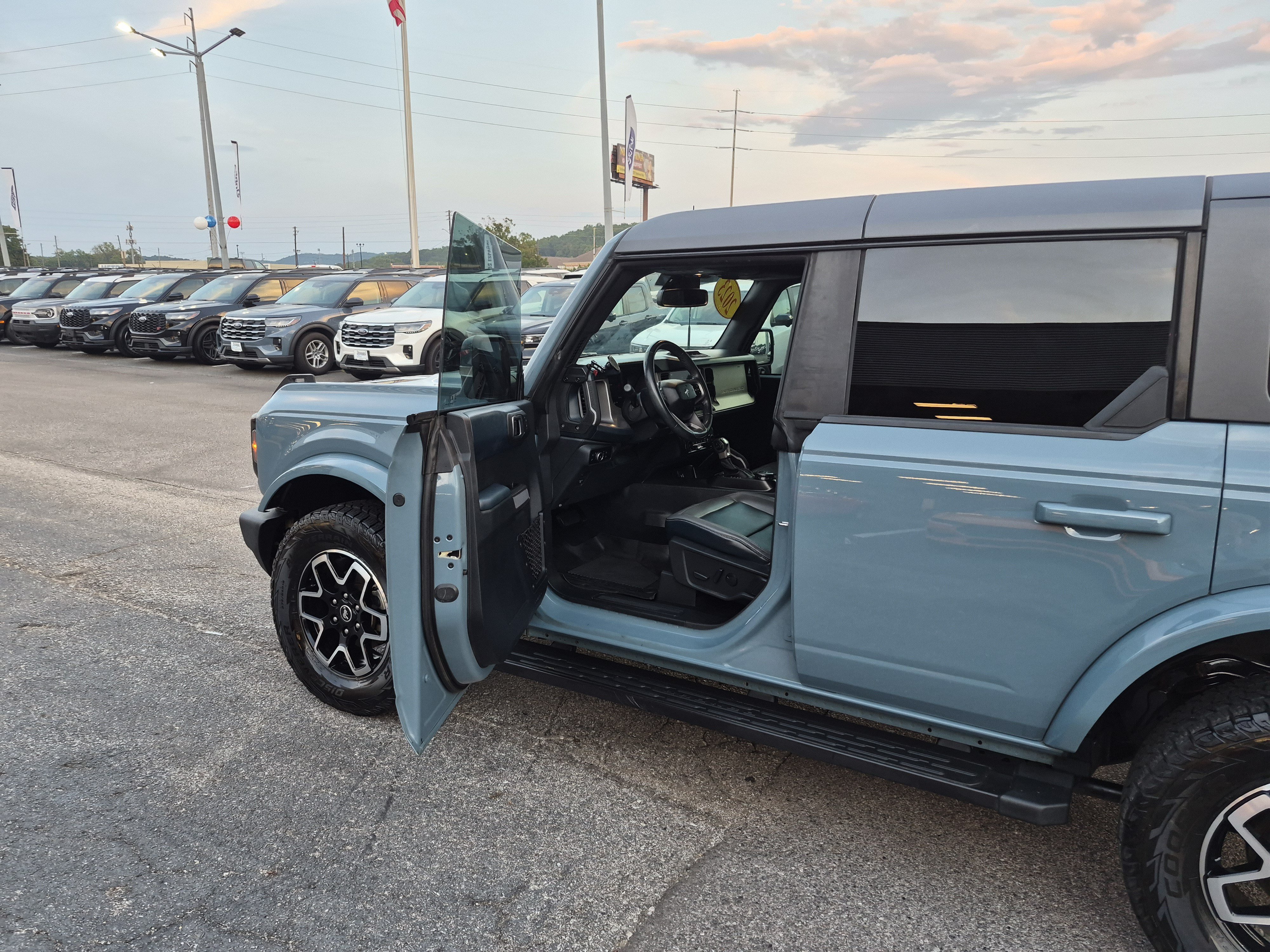 Certified 2023 Ford Bronco Outer Banks AWD/4WD image 9