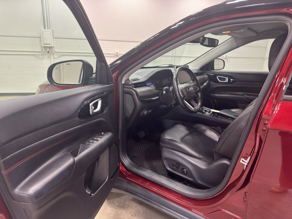 Used 2022 Jeep Compass Trailhawk w/ Trailhawk Convenience Group AWD/4WD image 8